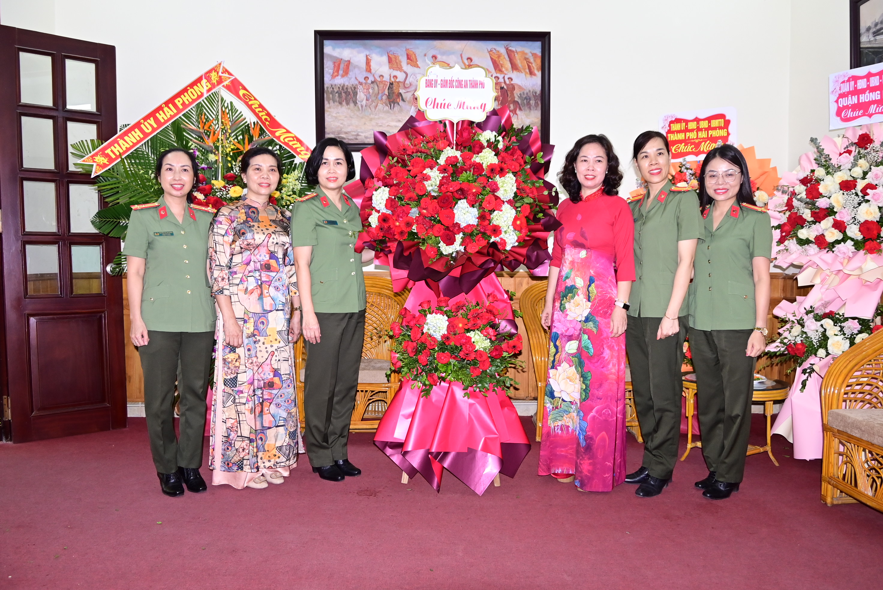 Hội phụ nữ Công an thành phố: Ấm tình đồng chí, đẹp giữa lòng dân